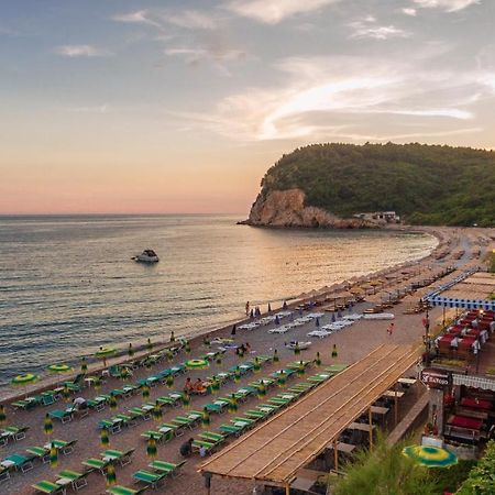 Hotel Savojo Petrovac 외부 사진