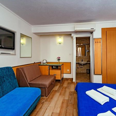 Hotel Savojo Petrovac 외부 사진