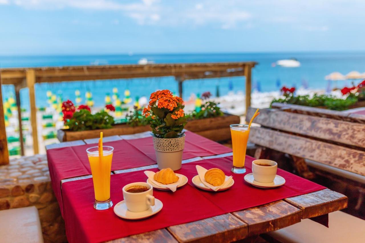 Hotel Savojo Petrovac 외부 사진