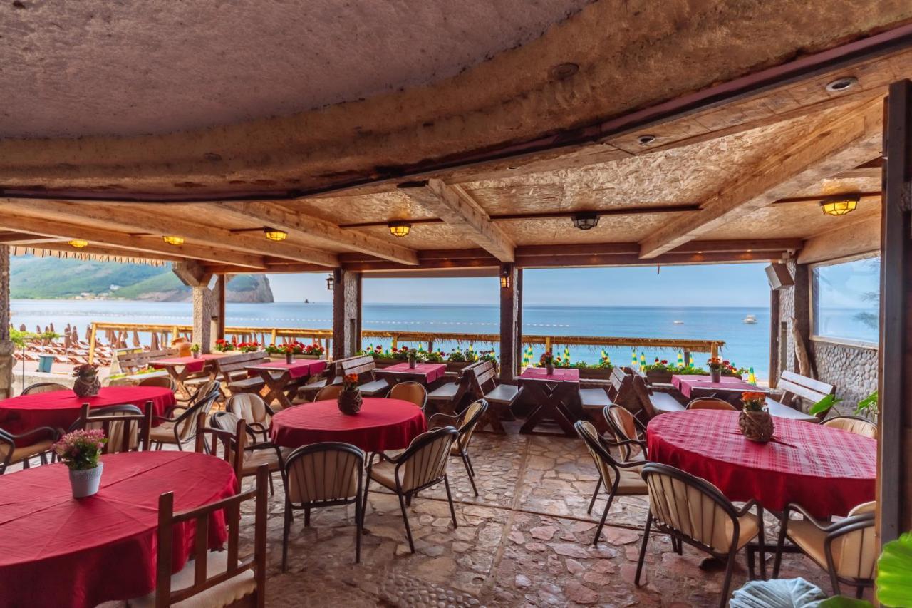 Hotel Savojo Petrovac 외부 사진