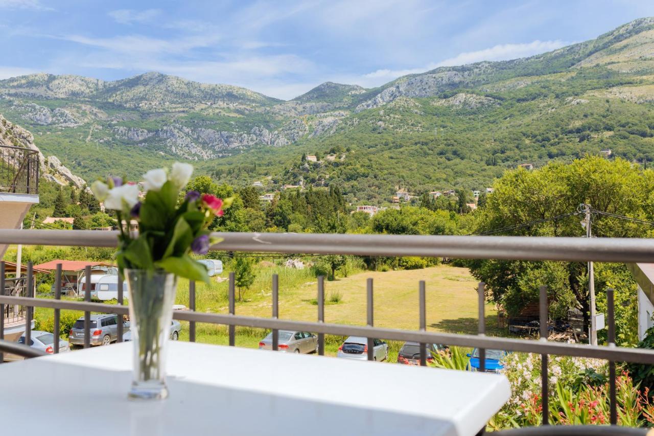 Hotel Savojo Petrovac 외부 사진