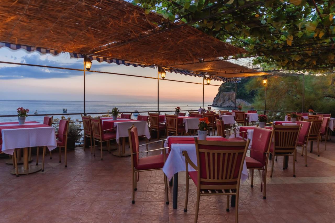 Hotel Savojo Petrovac 외부 사진