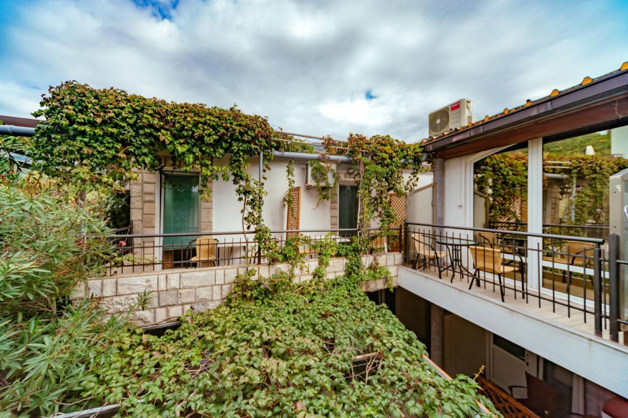 Hotel Savojo Petrovac 외부 사진