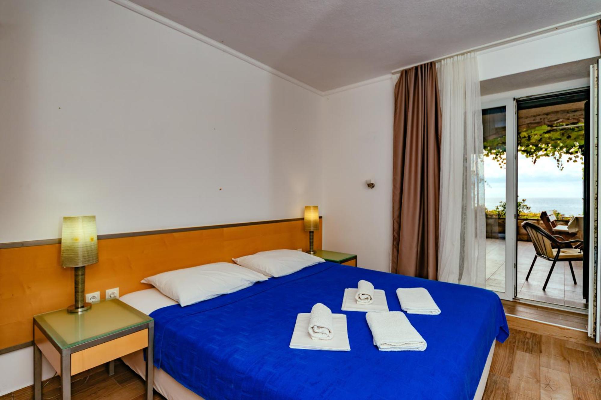 Hotel Savojo Petrovac 외부 사진
