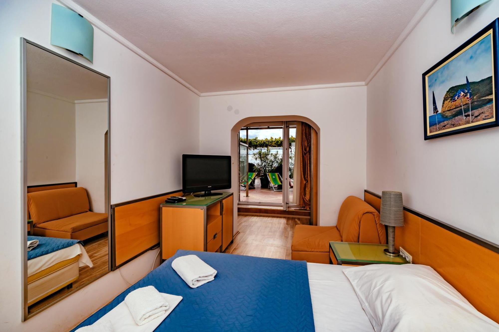 Hotel Savojo Petrovac 외부 사진