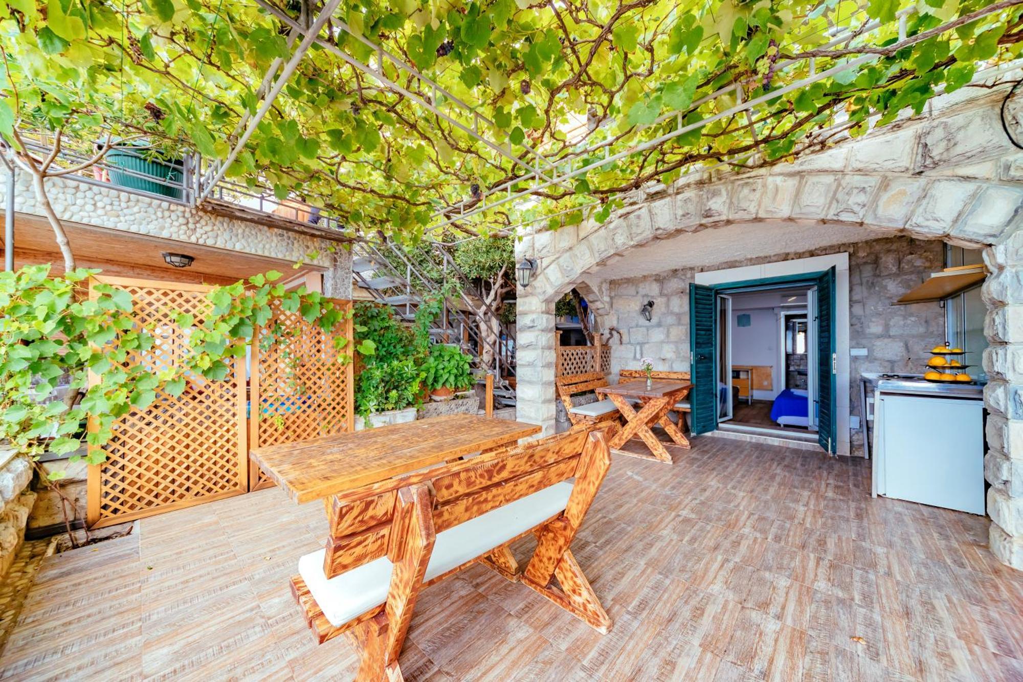 Hotel Savojo Petrovac 외부 사진