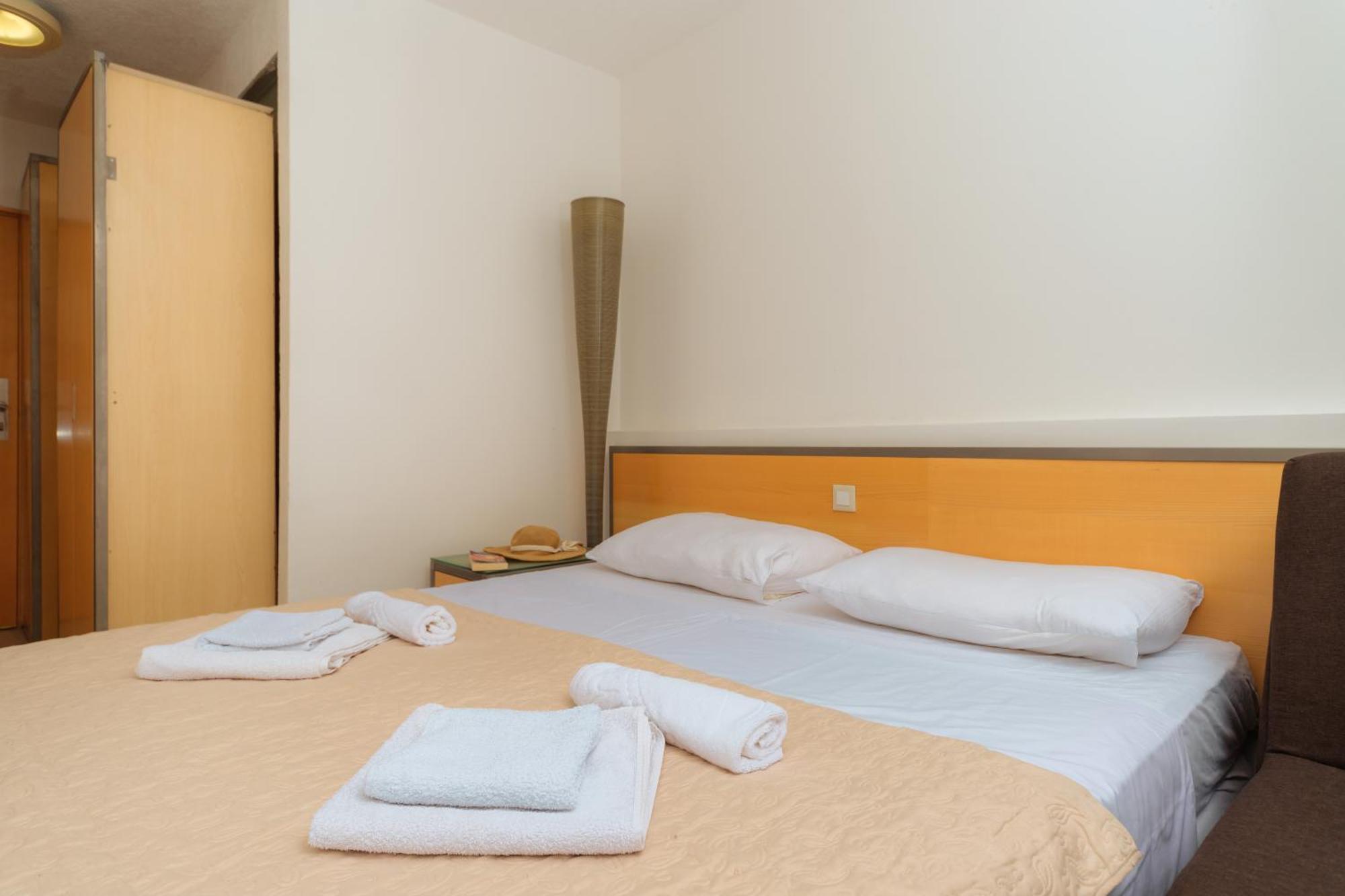 Hotel Savojo Petrovac 외부 사진