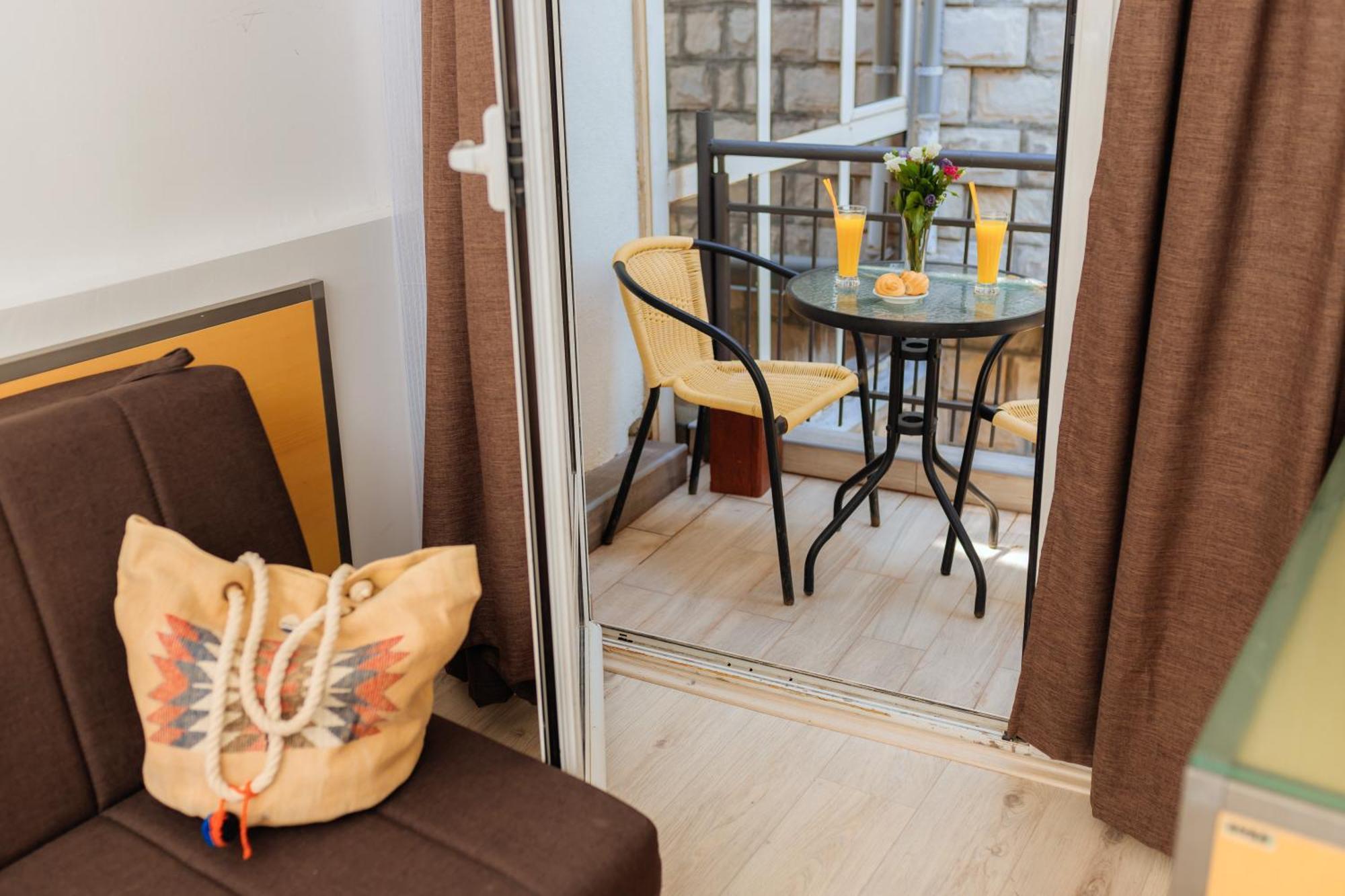 Hotel Savojo Petrovac 객실 사진