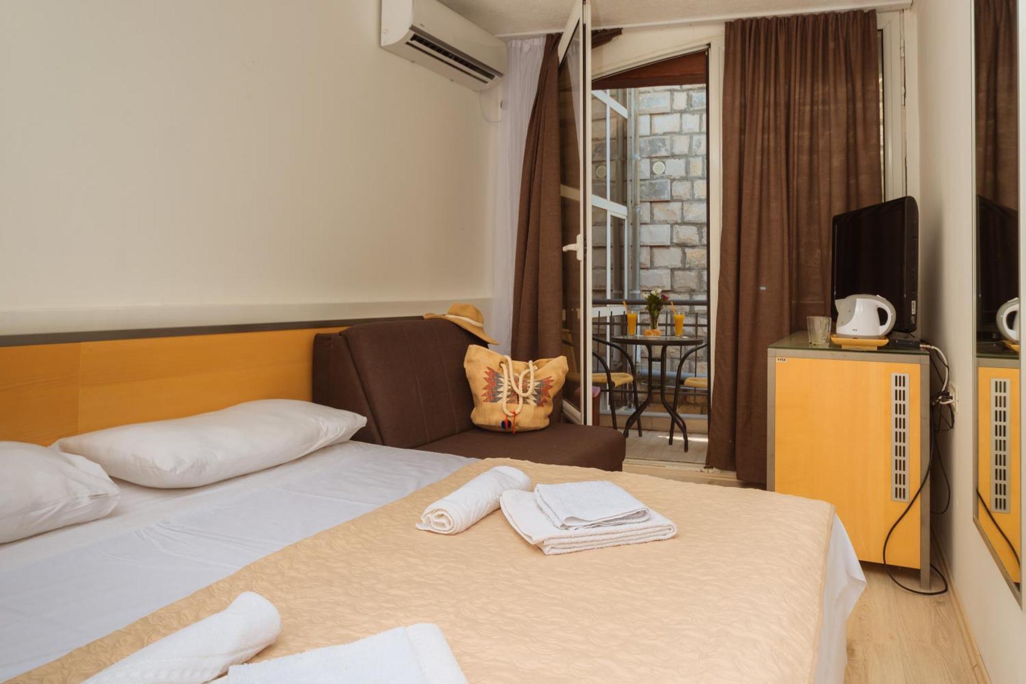 Hotel Savojo Petrovac 객실 사진