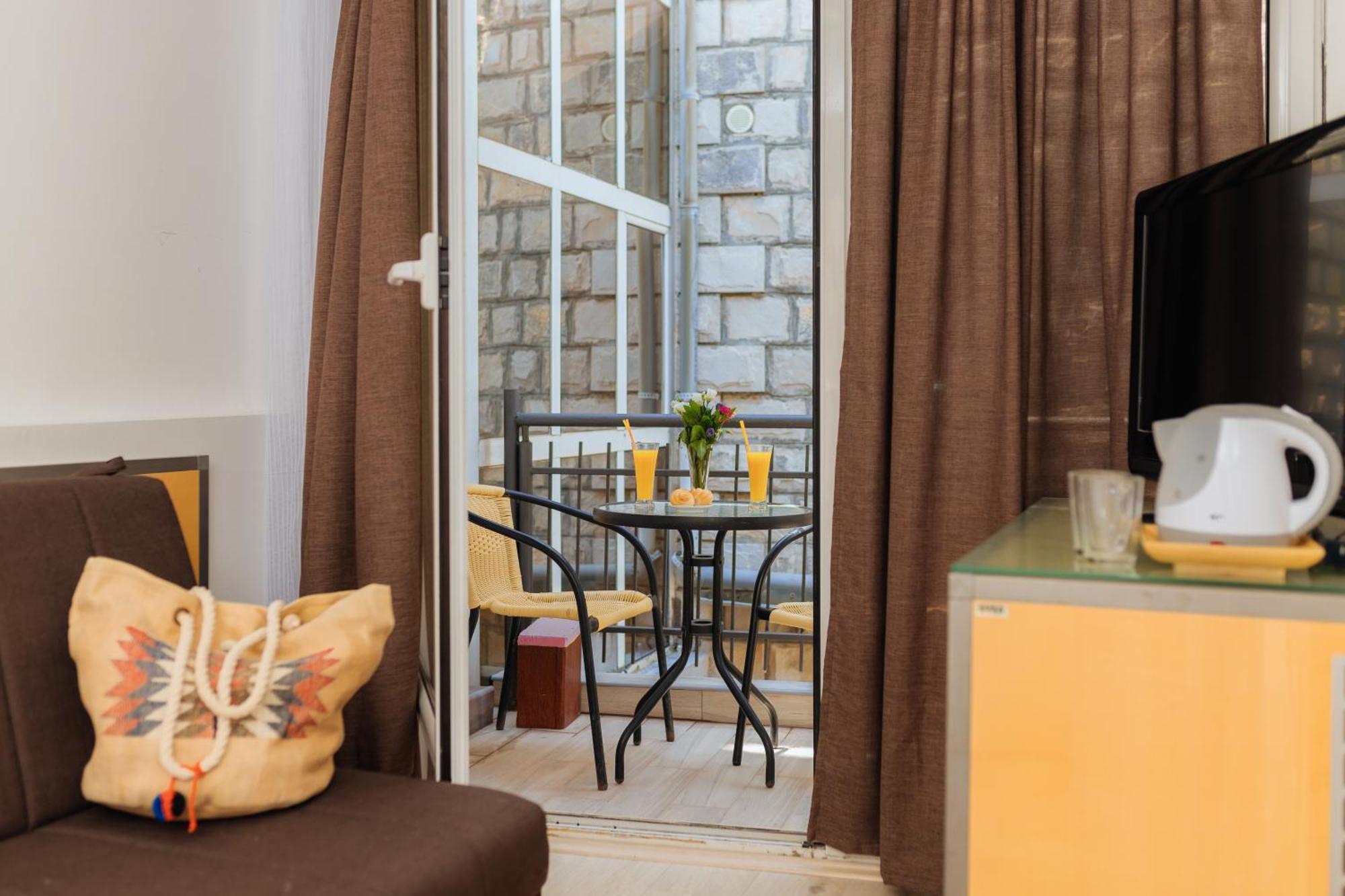 Hotel Savojo Petrovac 외부 사진