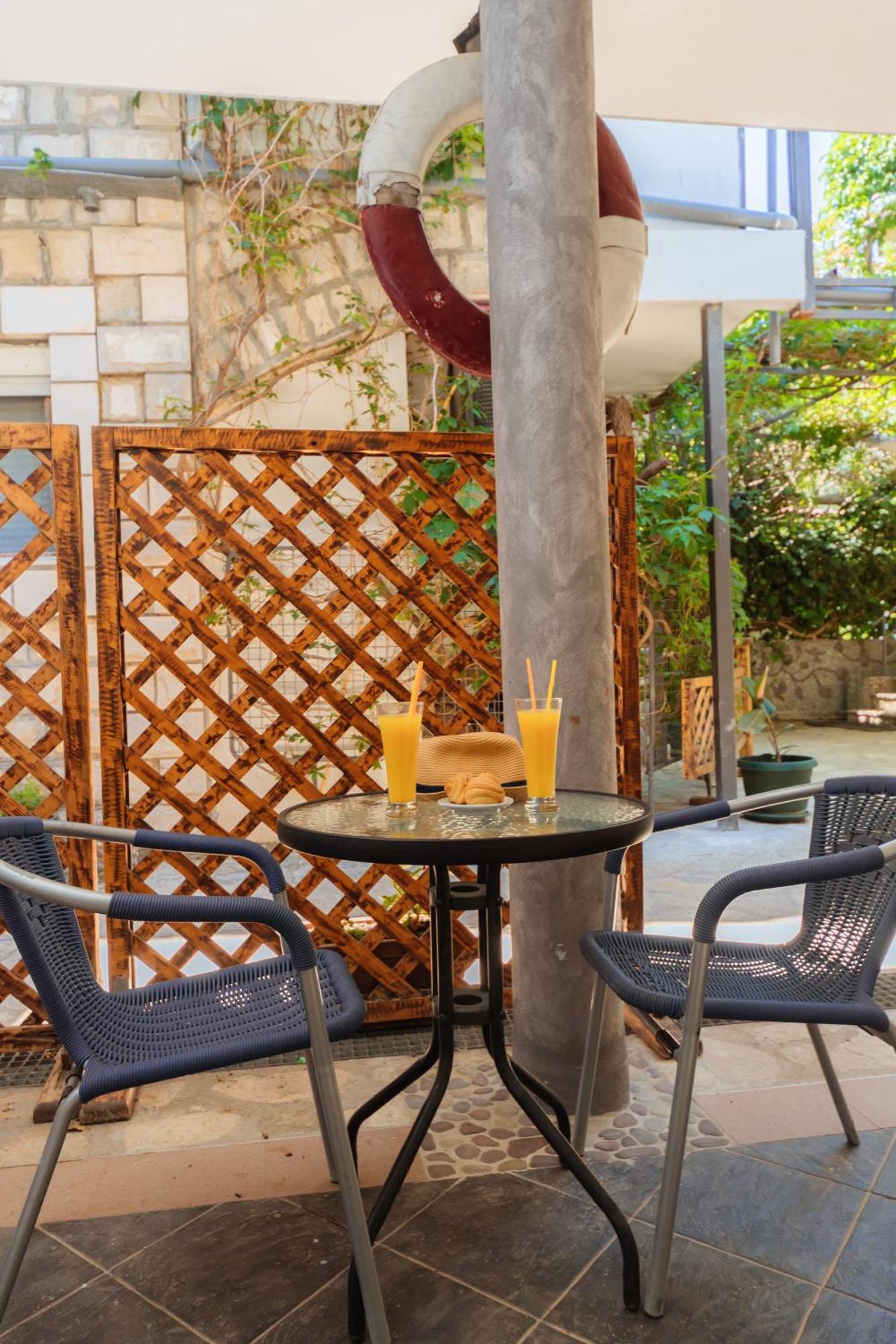 Hotel Savojo Petrovac 외부 사진